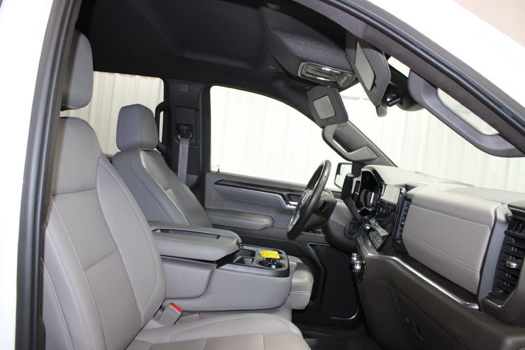 Used 2022 GMC Sierra 1500 SLT AWD/4WD image 26