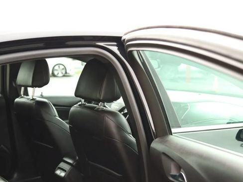 Used 2017 Chevrolet Cruze Premier FWD image 39