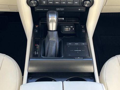Used 2023 Lexus GX 460 Premium AWD/4WD image 18