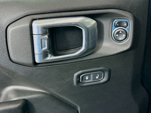 Used 2023 Jeep Gladiator Sport AWD/4WD image 17