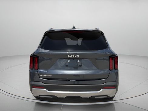 Used 2025 Kia Sorento S FWD image 4