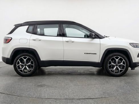 Used 2025 Jeep Compass Limited AWD/4WD image 11