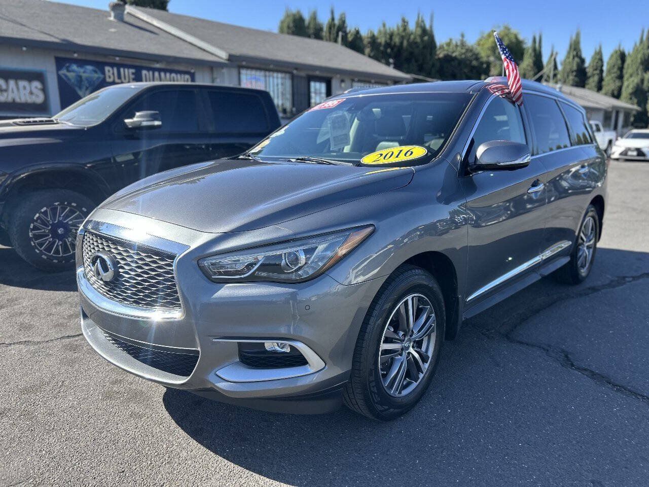 Used 2016 INFINITI QX60 FWD w/ Premium Plus Package image 3