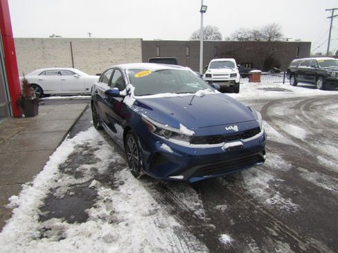 Used 2024 Kia Forte LXS image 5