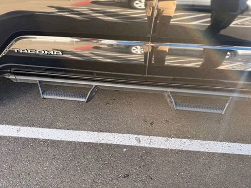 Used 2024 Toyota Tacoma TRD Off-Road image 10