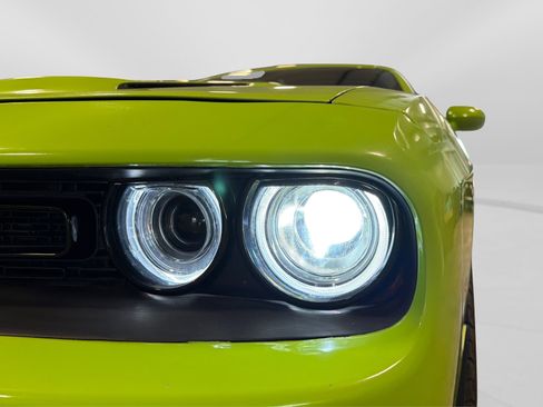 Used 2015 Dodge Challenger R/T Scat Pack w/ Leather Interior Group RWD image 14