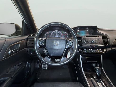 Used 2017 Honda Accord Sport image 16