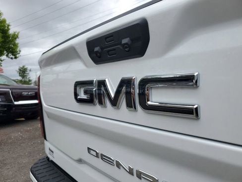 New 2026 GMC Sierra 3500 Denali Ultimate AWD/4WD image 7