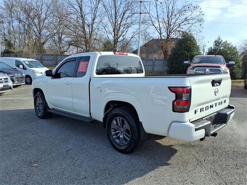 Certified 2025 Nissan Frontier SV image 18