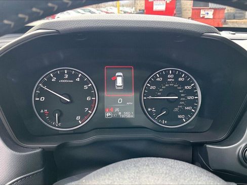 Used 2025 Subaru Forester Premium image 8