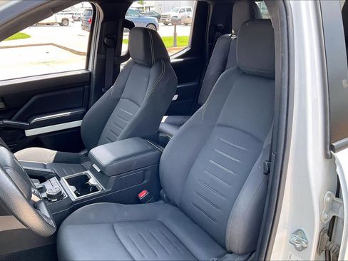 Used 2024 Toyota Tacoma TRD Off-Road AWD/4WD image 9