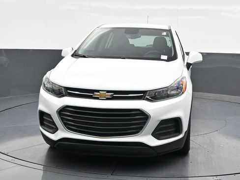 Used 2020 Chevrolet Trax LS FWD image 9