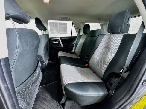 Used 2015 Toyota 4Runner SR5 w/ Four Season Floor Mat Package AWD/4WD image 23