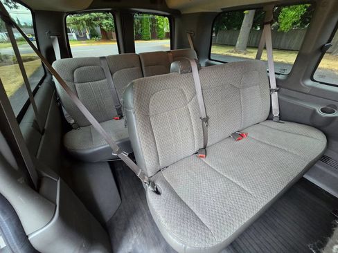 Used 2019 Chevrolet Express 2500 LS w/ Driver Convenience Package RWD image 17