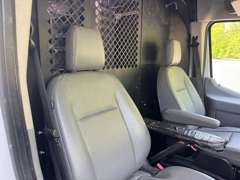 Used 2019 Ford Transit 250 148 High Roof RWD image 36