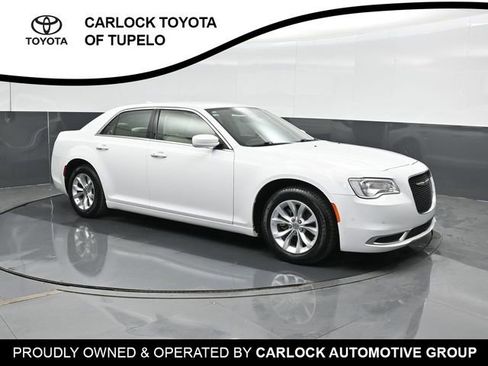 Used 2023 Chrysler 300 Touring w/ Safetytec Plus Group RWD image 5