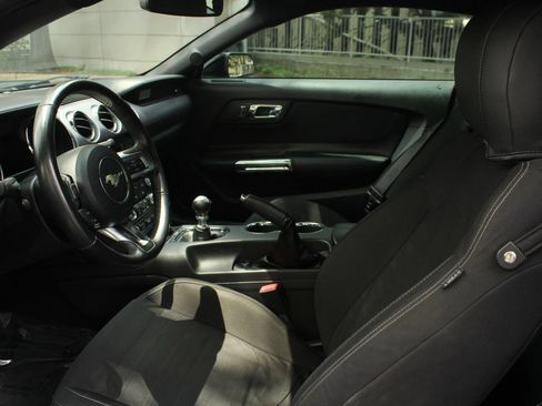 Used 2016 Ford Mustang GT RWD image 14