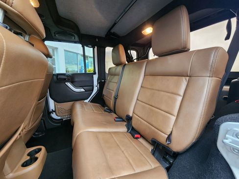 Used 2012 Jeep Wrangler Unlimited Sahara w/ Dual Top Group image 38