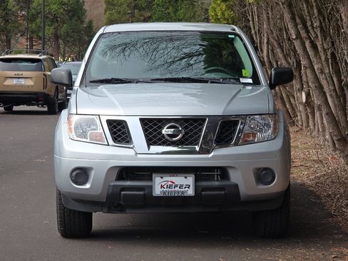 Used 2019 Nissan Frontier SV image 9