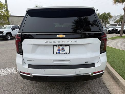 Used 2025 Chevrolet Suburban LT image 5
