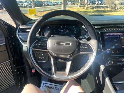 Used 2022 Jeep Grand Cherokee Overland image 9