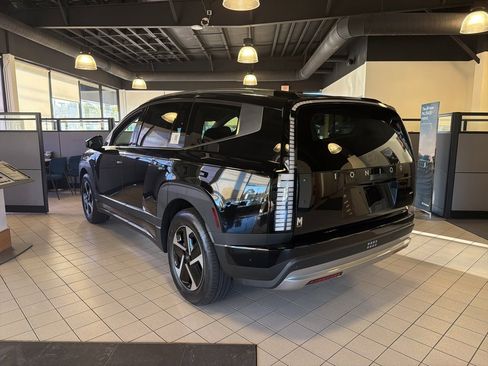 New 2026 Hyundai Ioniq 9 SE image 3