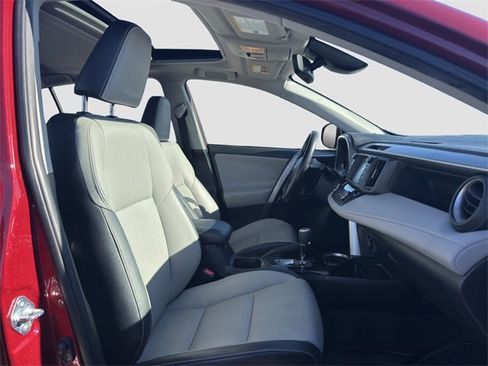 Used 2018 Toyota RAV4 Limited image 17