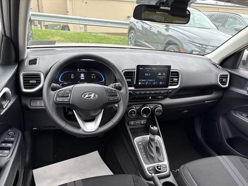 New 2026 Hyundai Venue SEL FWD image 6