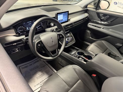 Used 2021 Lincoln Corsair AWD w/ Premium Package image 4
