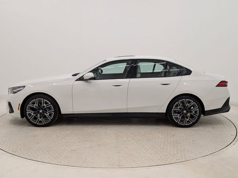 New 2026 BMW 530i w/ M Sport Package RWD image 2