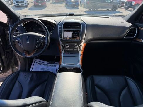 Used 2016 Lincoln MKX Select image 14