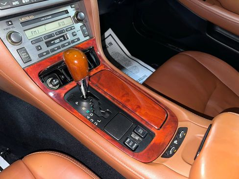 Used 2004 Lexus SC 430 Convertible RWD image 25