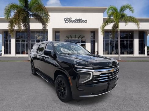 Certified 2025 Chevrolet Suburban LT w/ Comfort Package RWD image 3