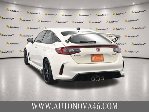 Used 2024 Honda Civic Type R image 5