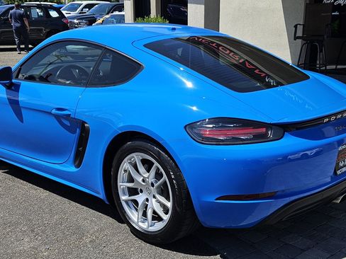 Used 2022 Porsche 718 Cayman RWD image 7