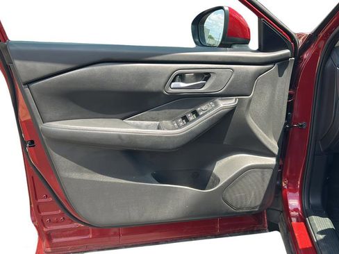 Used 2026 Nissan Rogue SV FWD image 10