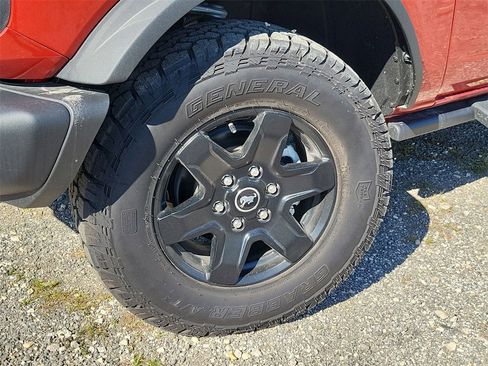 Used 2024 Ford Bronco Black Diamond image 18