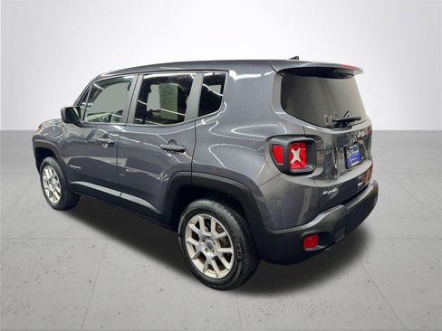 Used 2023 Jeep Renegade Latitude AWD/4WD image 4