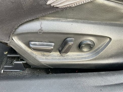 Used 2021 Toyota Camry SE FWD image 12
