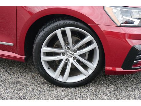 Used 2017 Volkswagen Passat 1.8T R-Line image 24