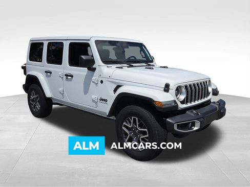Used 2025 Jeep Wrangler Unlimited Sahara AWD/4WD image 1