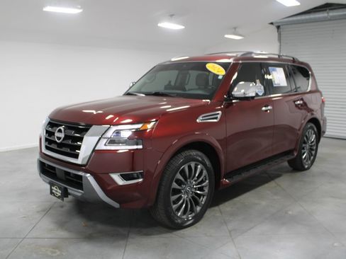 Used 2024 Nissan Armada Platinum w/ Captain's Chairs Package image 4
