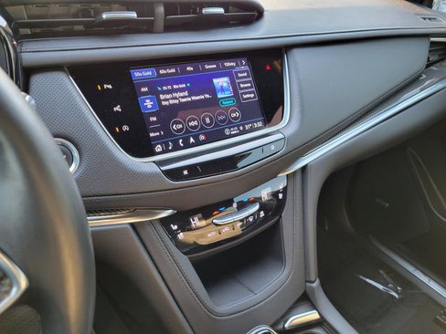 Used 2022 Cadillac XT5 Sportv w/ Technology Package image 28