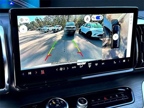 Used 2025 Ford Expedition Platinum w/ Driver's Package image 15