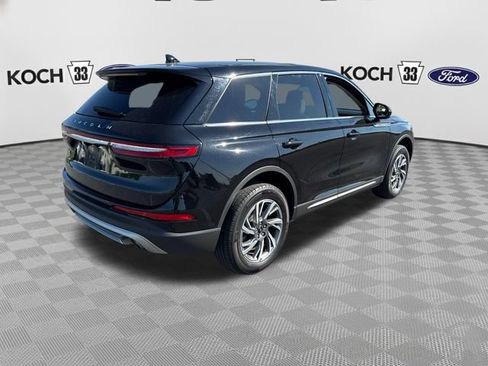 Used 2025 Lincoln Corsair AWD image 8