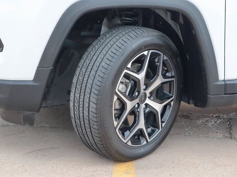 Used 2025 Jeep Compass Limited AWD/4WD image 17