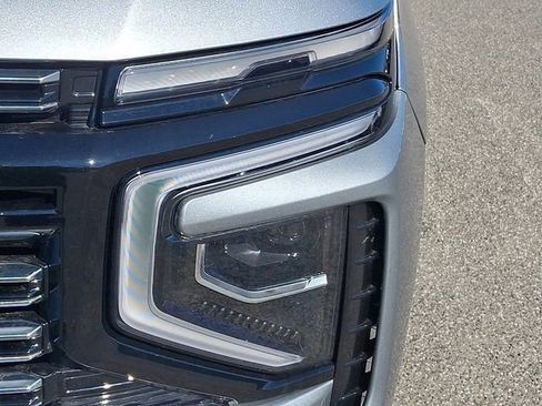 Used 2025 Chevrolet Tahoe High Country AWD/4WD image 35