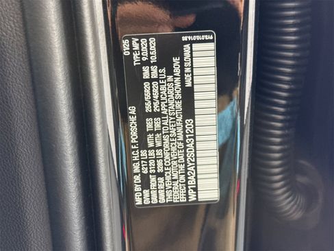 Used 2025 Porsche Cayenne Coupe image 36