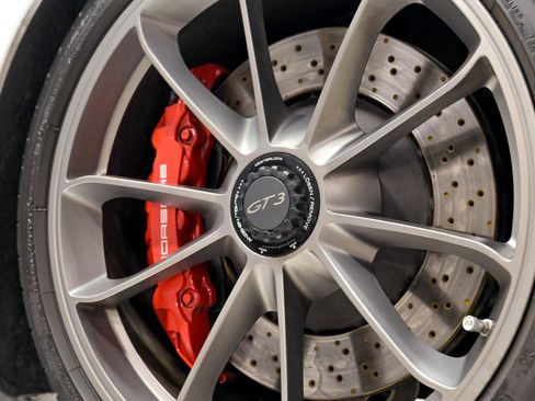 Used 2018 Porsche 911 GT3 RWD image 23