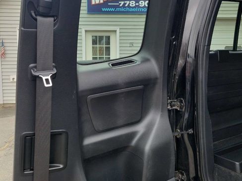 Used 2017 Toyota Tacoma 4x4 Access Cab image 16